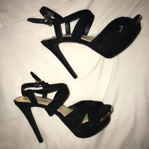 Gianni Bini Black & Gold Stilettos